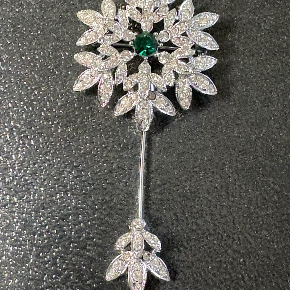 Elegant Vintage Silver and Green Floral Brooch/Pendant/Stick Pin